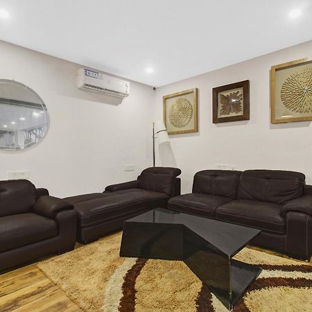 Super Townhouse Oak Hitec City Near Image Hospital Hyderabad Exteriör bild