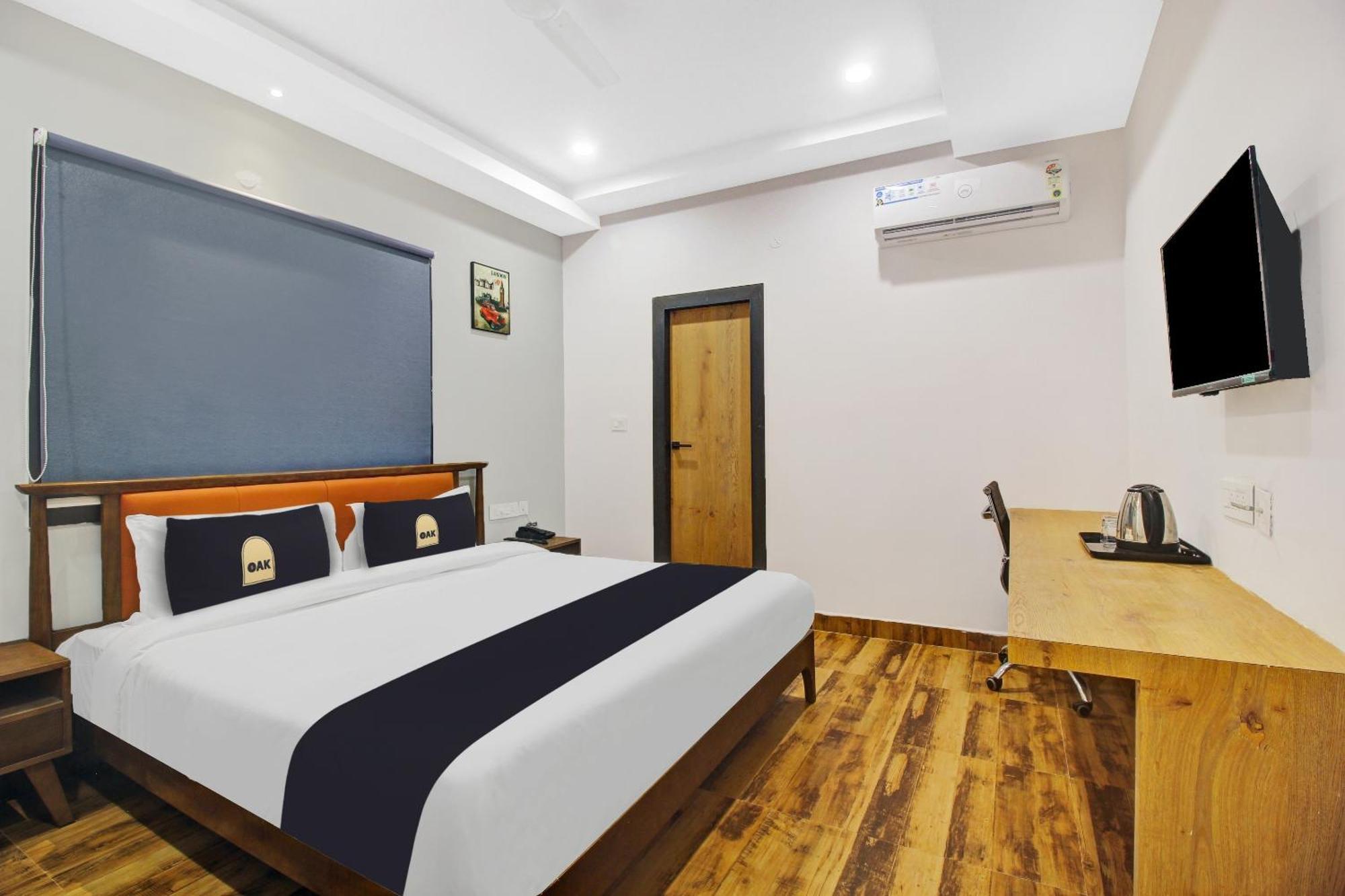 Super Townhouse Oak Hitec City Near Image Hospital Hyderabad Exteriör bild
