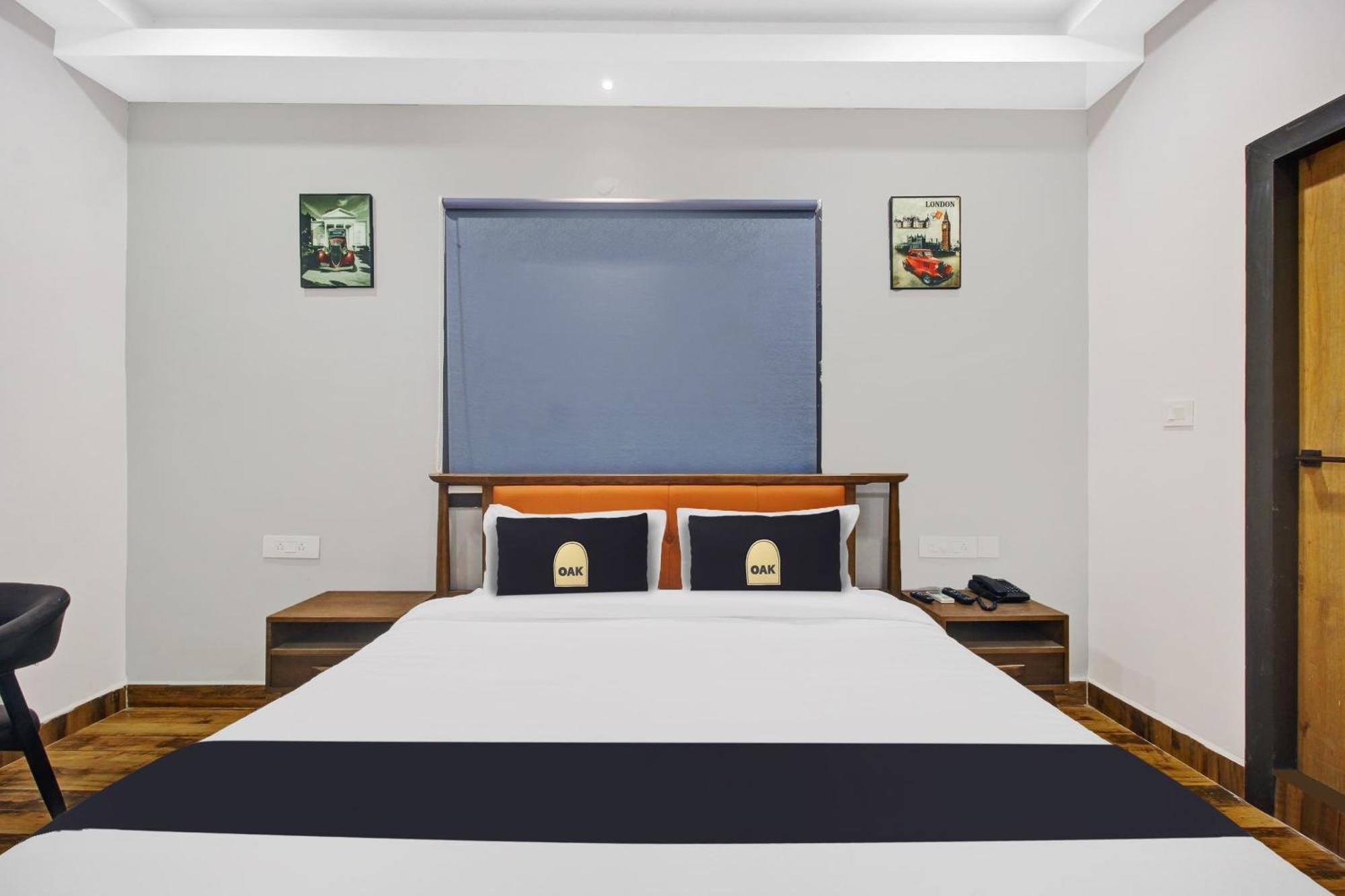 Super Townhouse Oak Hitec City Near Image Hospital Hyderabad Exteriör bild