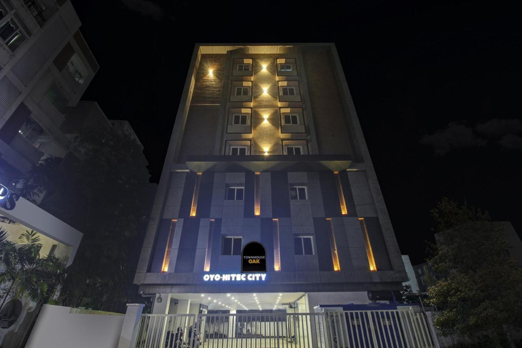 Super Townhouse Oak Hitec City Near Image Hospital Hyderabad Exteriör bild